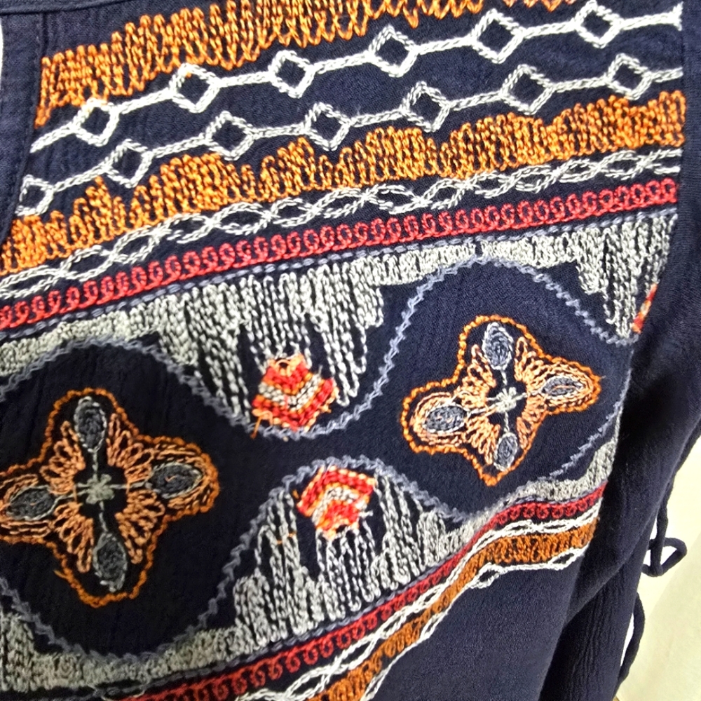 2/$30 Abercrombie & Fitch Embroidered Womens‎ Top Size XS Southwestern - Picture 4 of 12